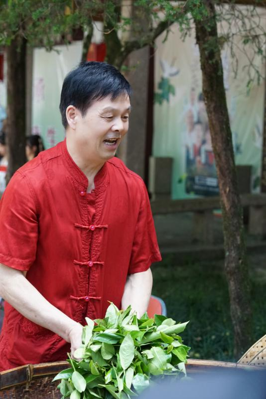 武夷岩茶（大红袍）制作技艺传承人张回春